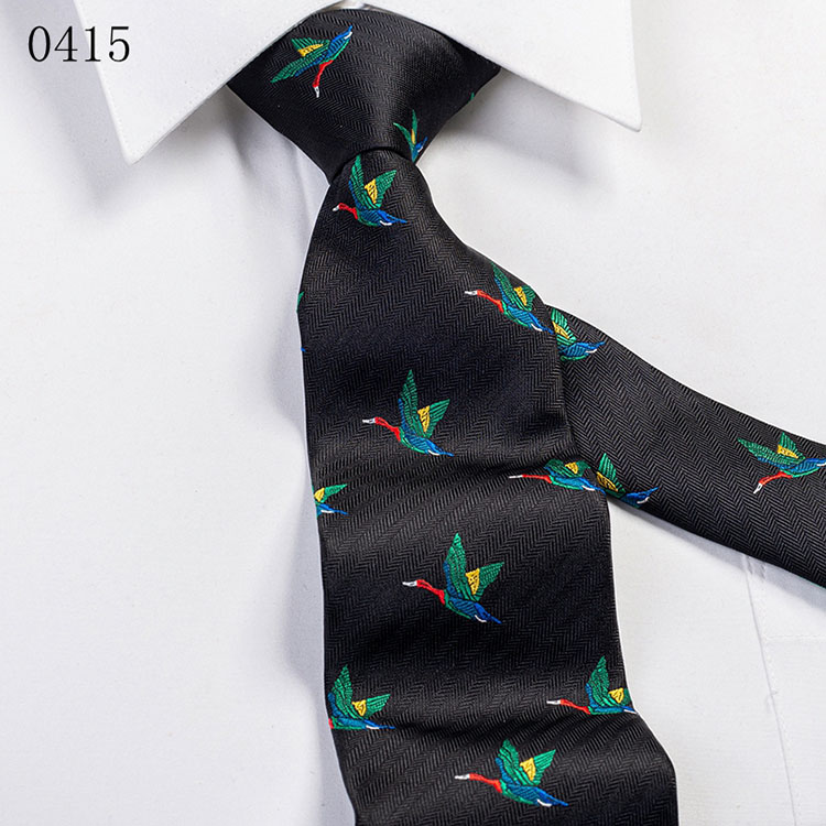 Title: The Art of Tying a Tie: A Masterclass in Formality and Sophistication Title: The Art of Tying a Tie: A Masterclass in Formality and Sophistication