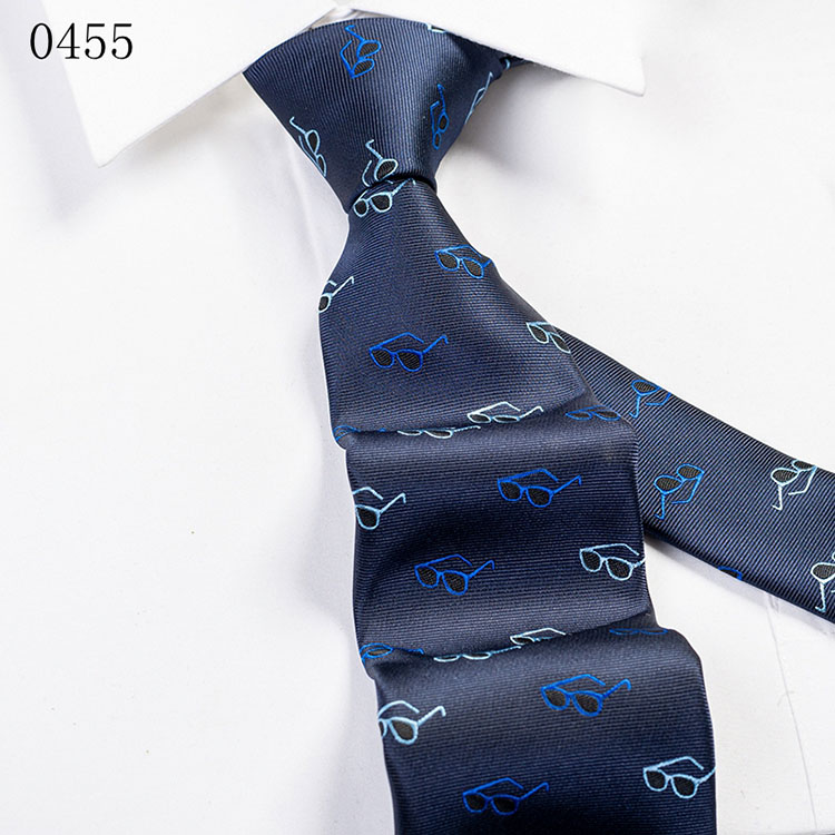 How to Tie a Tie: A Step-by-Step Guide with Videos