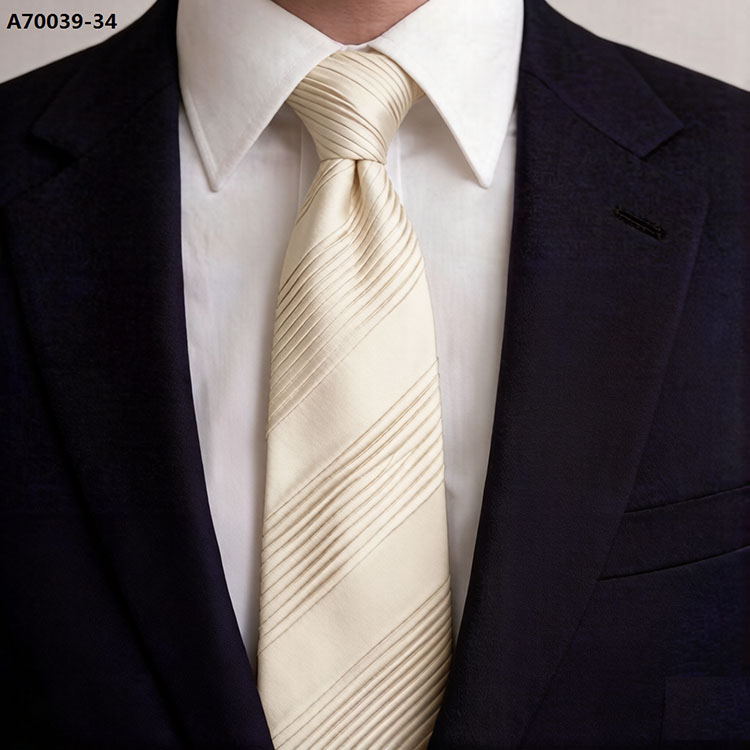 Title: Londons Renowned Tie Brands: A Comprehensive Guide Title: Londons Renowned Tie Brands: A Comprehensive Guide