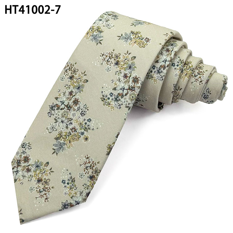 The Elegance of Hermès Black Dotted Tie The Elegance of Hermès Black Dotted Tie