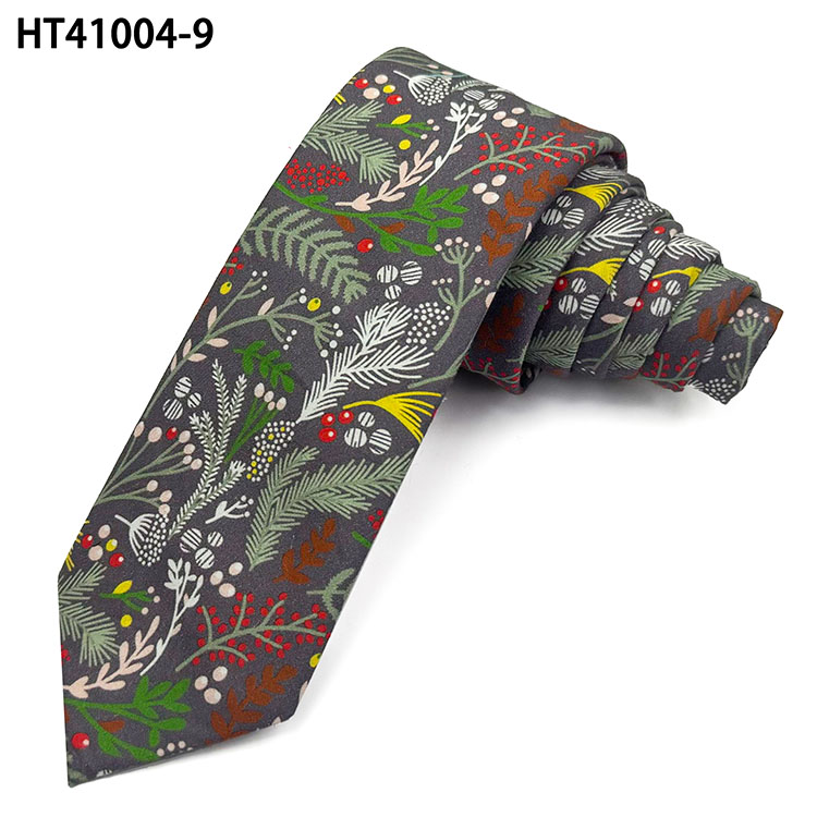 Customizing the Perfect Suit and Tie Customizing the Perfect Suit and Tie