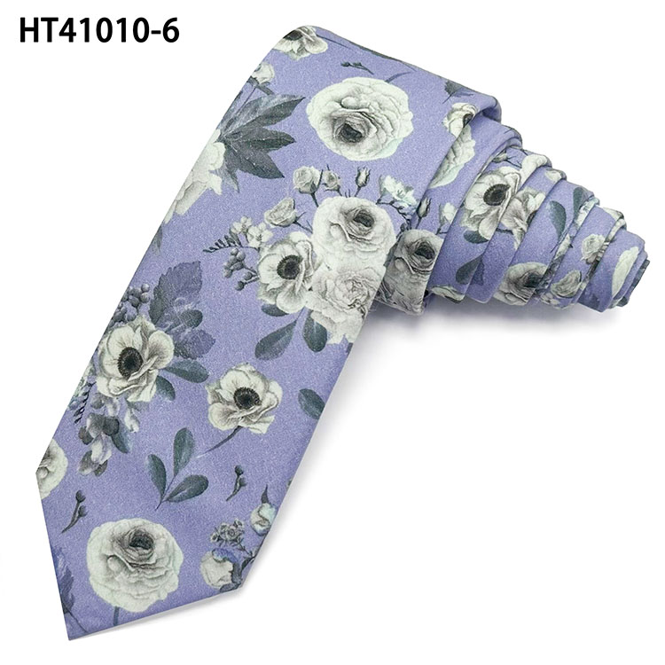 Title: Customized Ties in Wuhan: A Fashionable Necktie for All Occasions Title: Customized Ties in Wuhan: A Fashionable Necktie for All Occasions