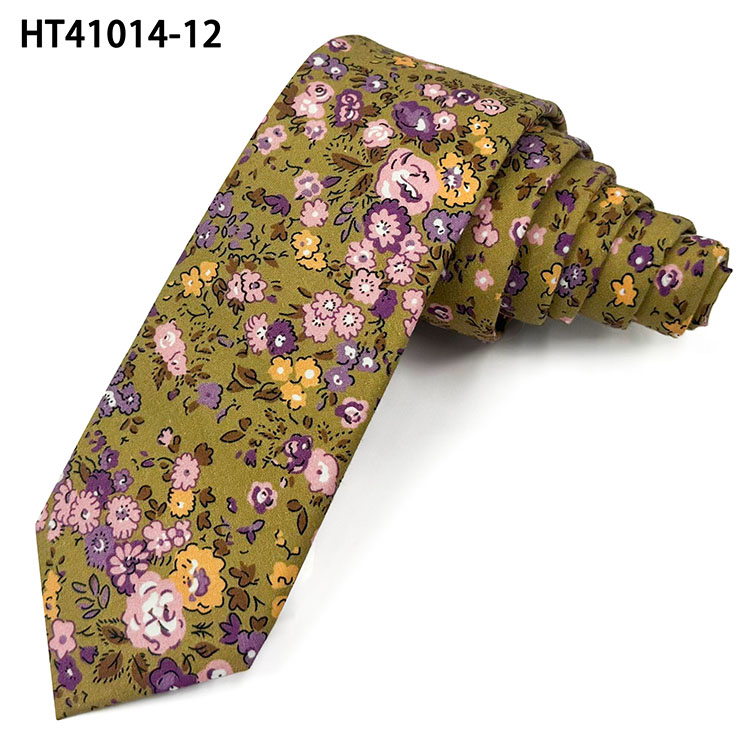 The Elegance of a Black Customized Tie