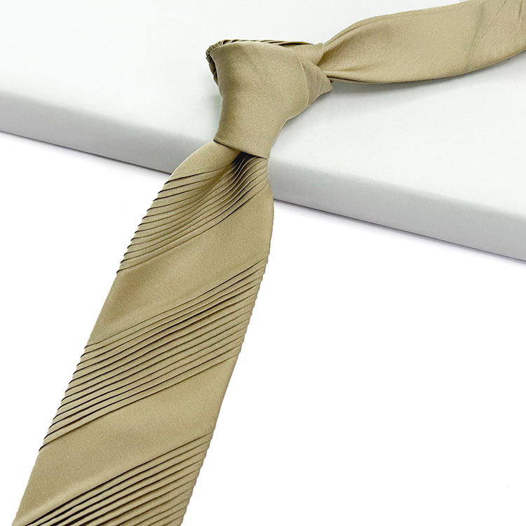 The Unique Charm of Youngors Tie and Shirt
