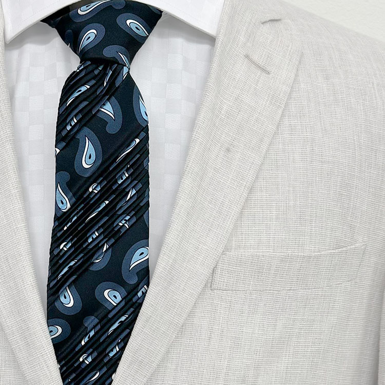 The Simplest Way to Tie a Tie
