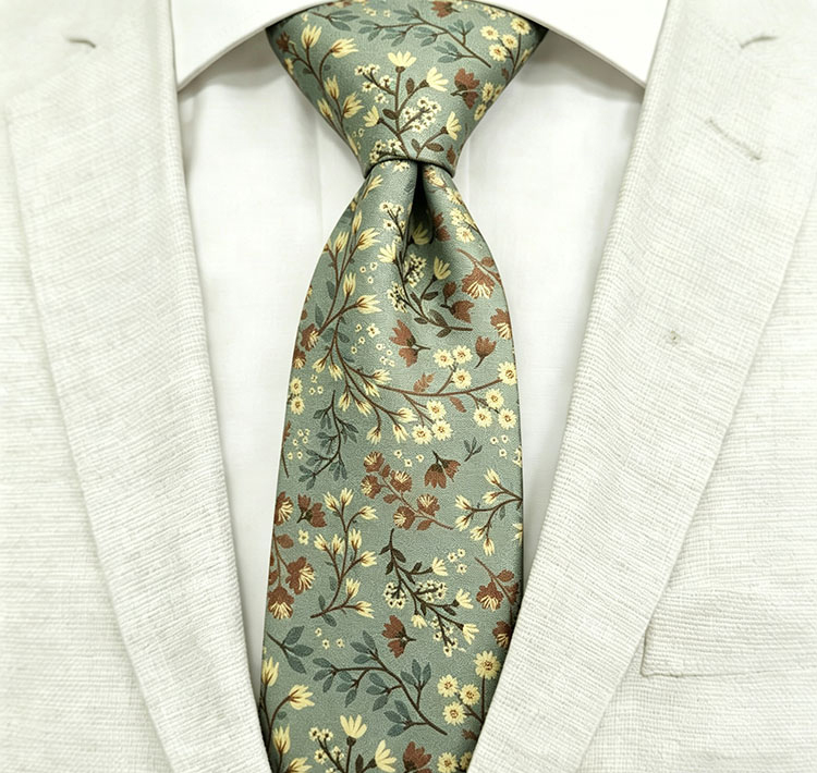 Red Tie Men’s Brand: A Story of Fashion and Quality