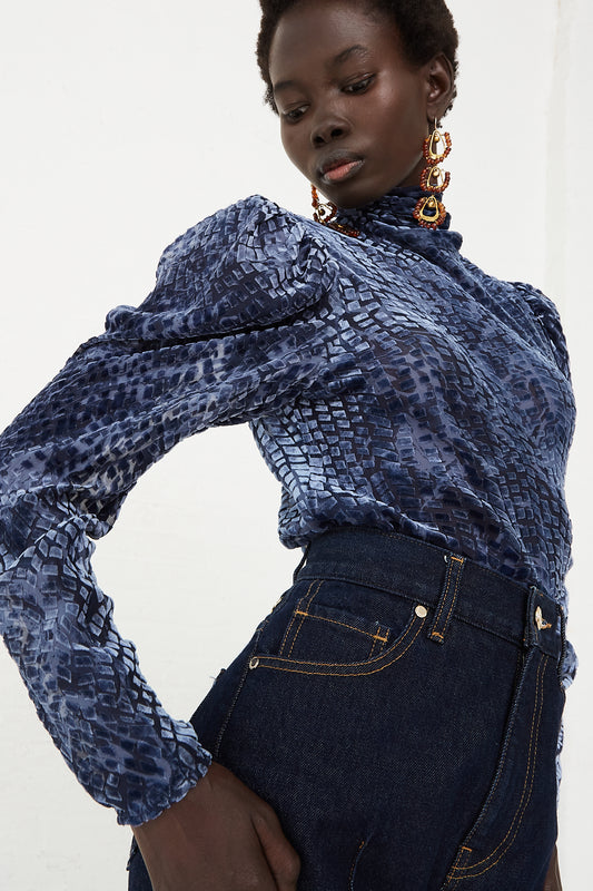 Title: Jinlila Tie Manufacturer: Crafting the Perfect Accessory for the Elite