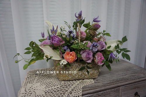 Vintage Flower Tie: A Stylish Accessory for Any Occasion