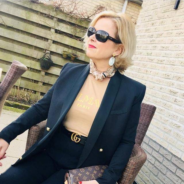 扯领带姐，一位女强人的传奇人生