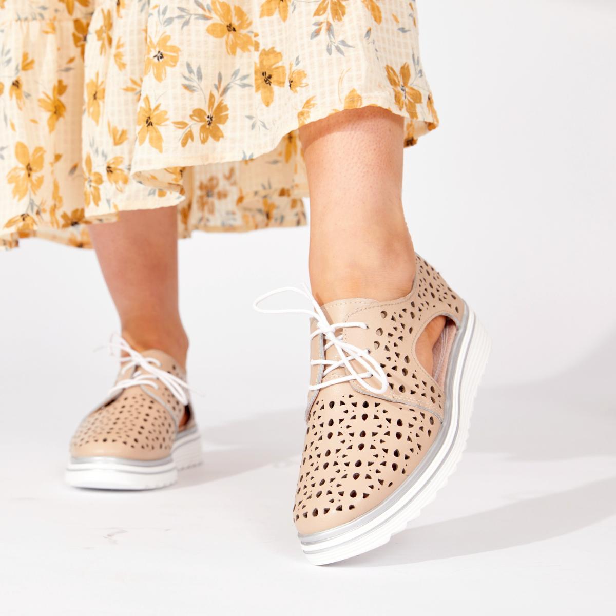 TITLE: Summer with a Touch of Class: The Best in Womens Shoes