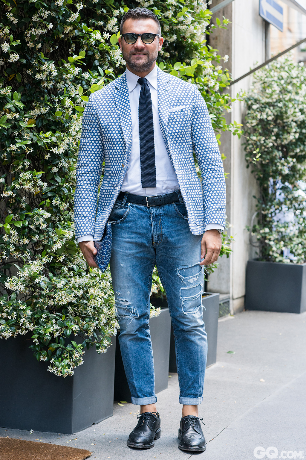 Choosing the Perfect Tie for Your Guy: A Comprehensive Guide to Mens Tie Styles