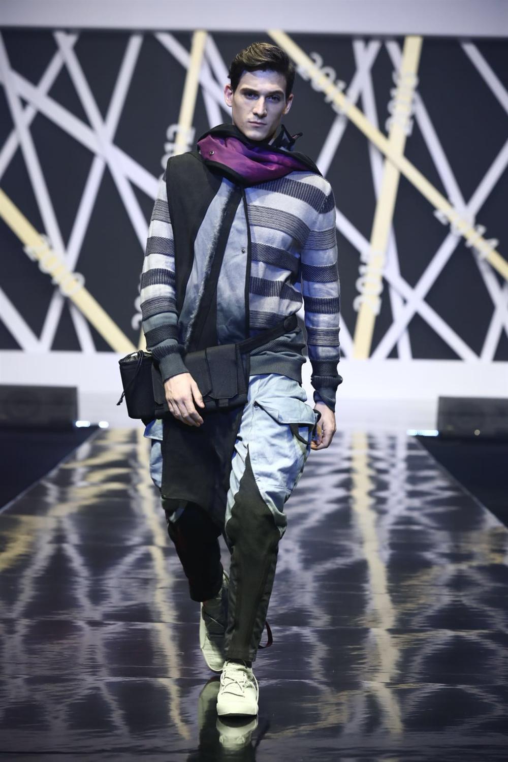 Title: Bringing Style and Elegance to the World of Mens Wear with Jinglilai Ties Live Stream Event