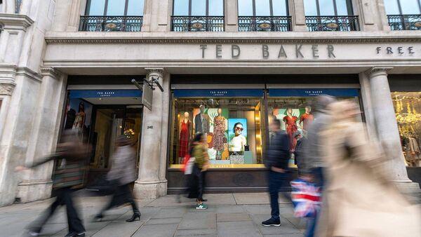 The rise of the tie brand handbag store