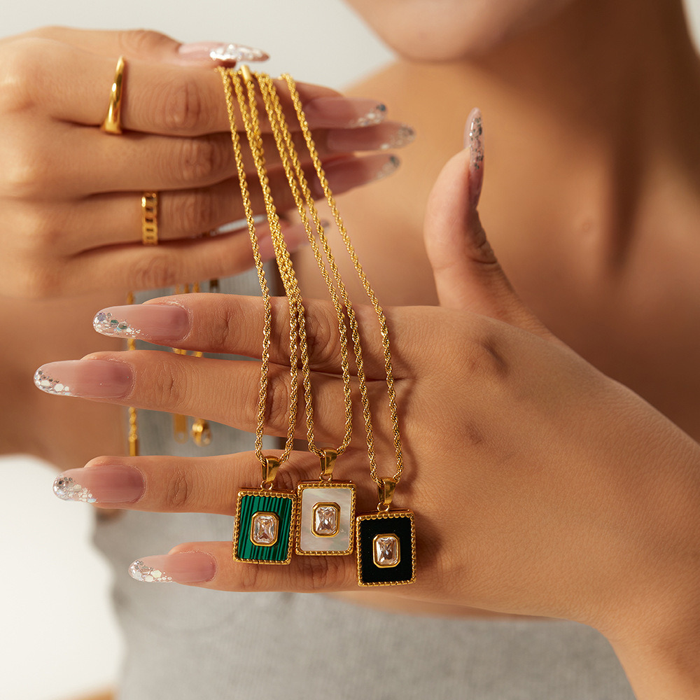 Title: Top Cuban Tie Necklace Brands for Women: A Guide to Stylish and Timeless Pieces