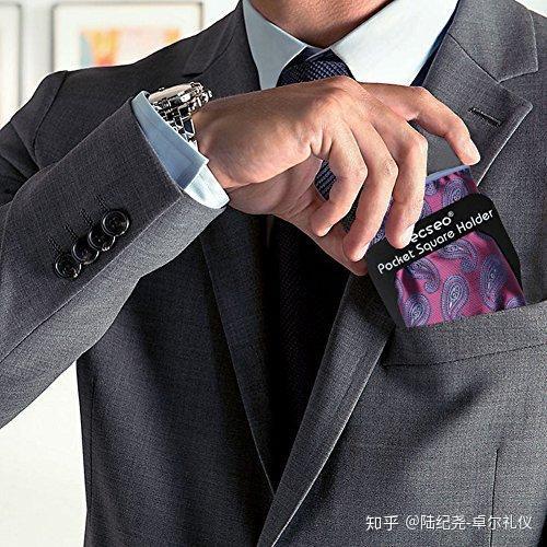 低调领带款式，男士的时尚点睛之笔