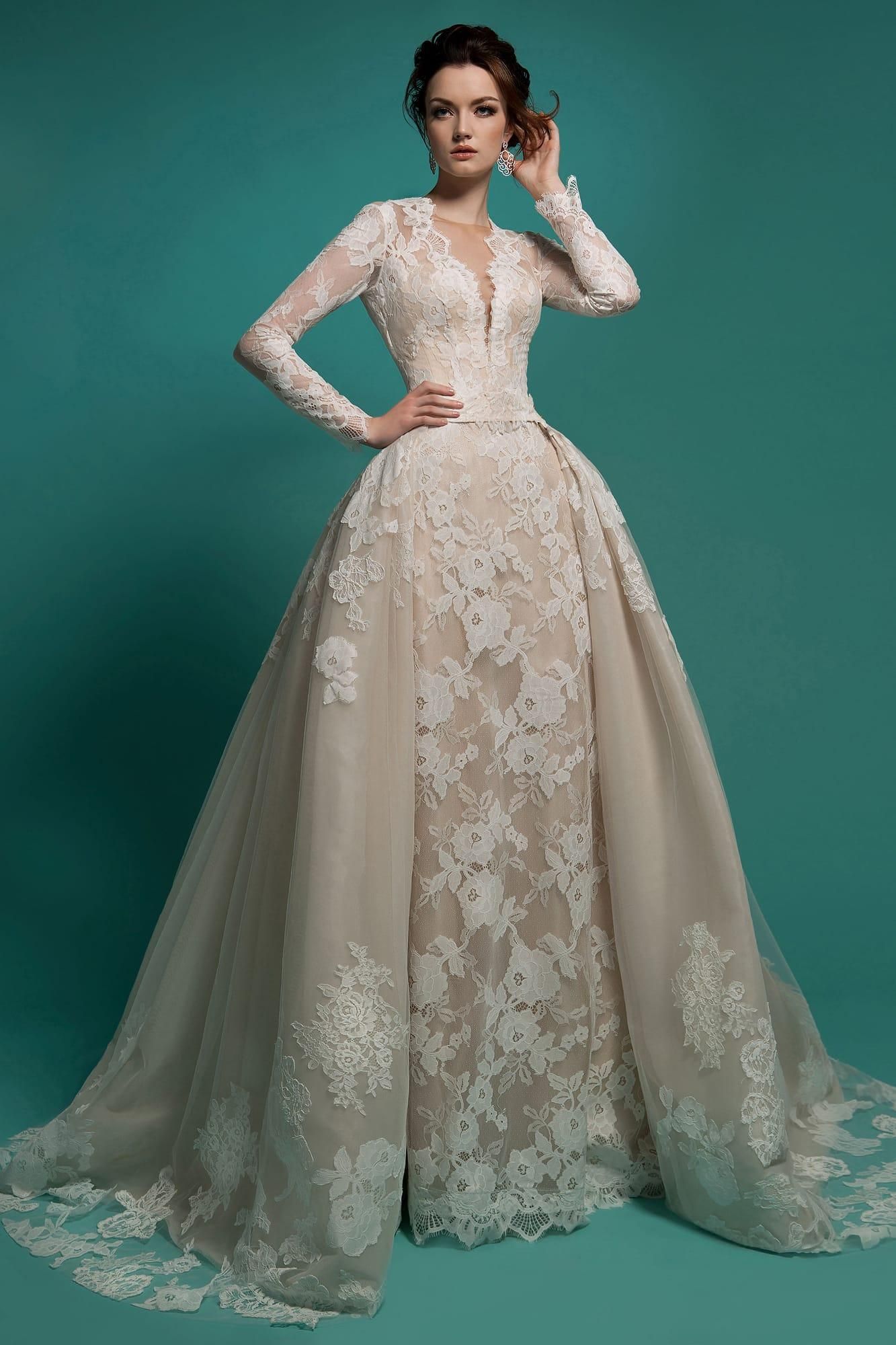 Wedding Gown with Detachable Tie: A Versatile and Elegant Choice