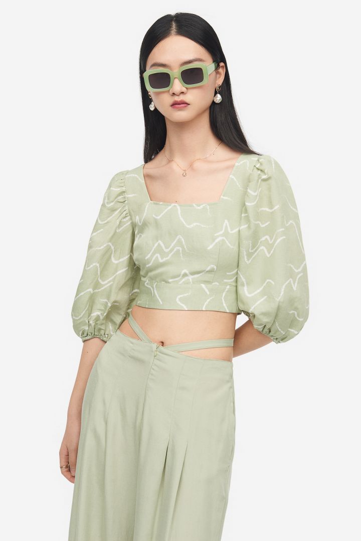 Title: Ladies Mint Green Button-Up Shirt with Plait Tie Patterns