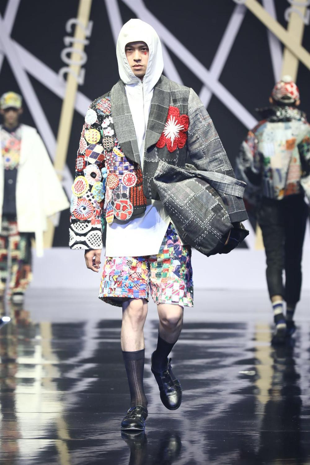 Title: The Rise of Chinese Domestic Brands in the World of Fashion: The Case of Ties