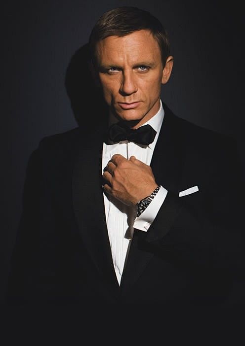Title: Daniel Craigs Tie Brand: A Closer Look at the Fashion Statement of 007