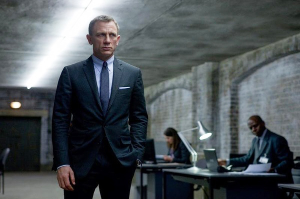 Title: Daniel Craigs Tie Brand: A Closer Look at the Fashion Statement of 007