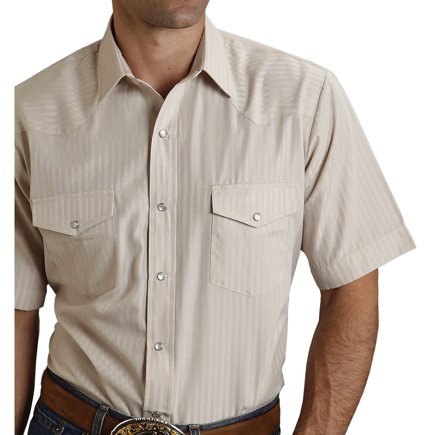 Title: Does the Mens Short-Sleeve Cotton Shirt Come with a Tie?