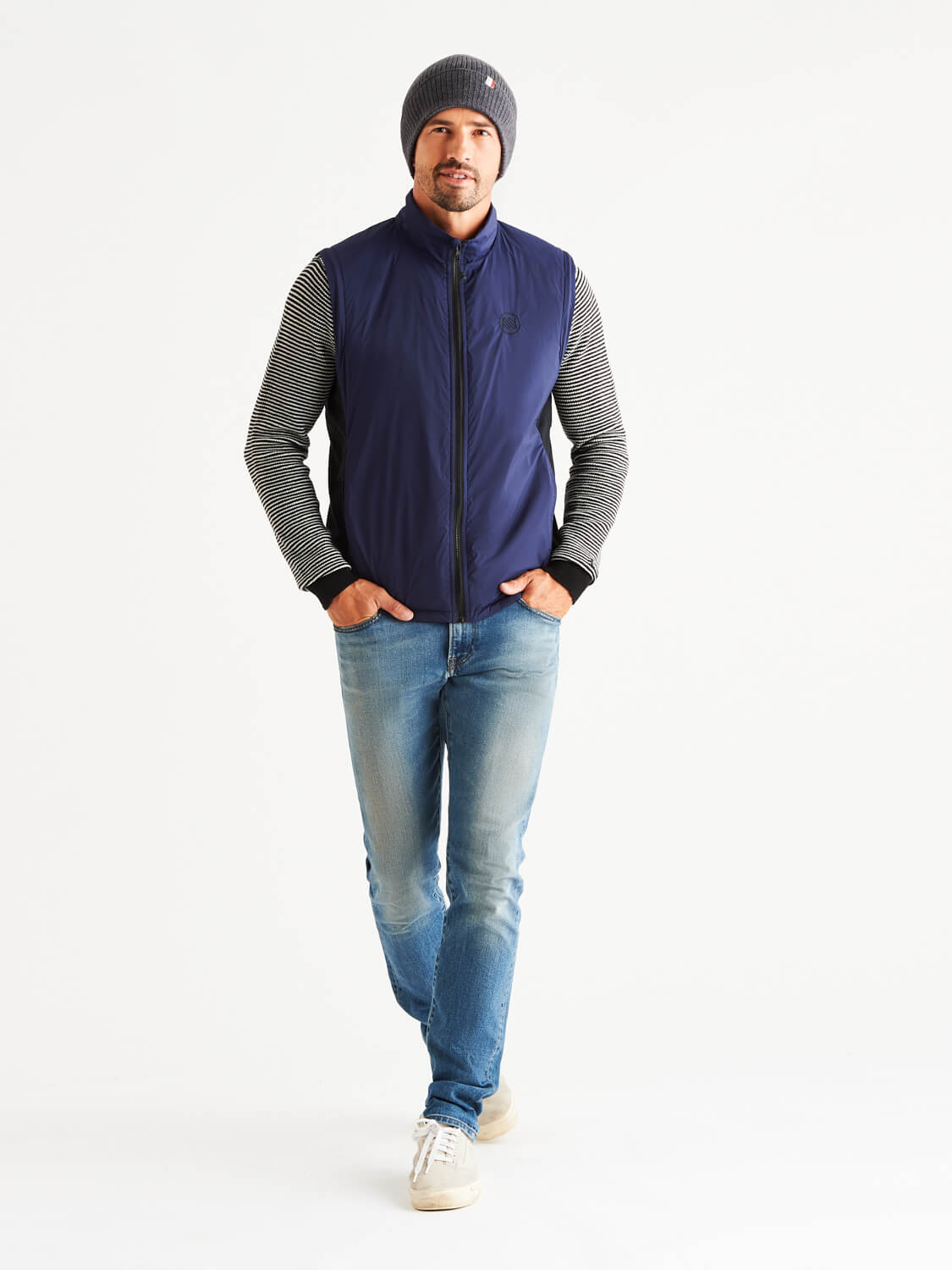 Title: Mastering the Art of Wearing a Suit Jacket with a Vest: A Comprehensive Guide