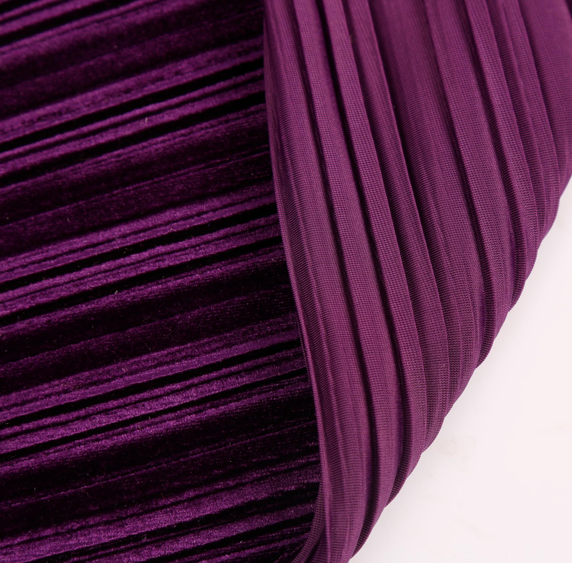 The Allure of a Peach-Purple Tie