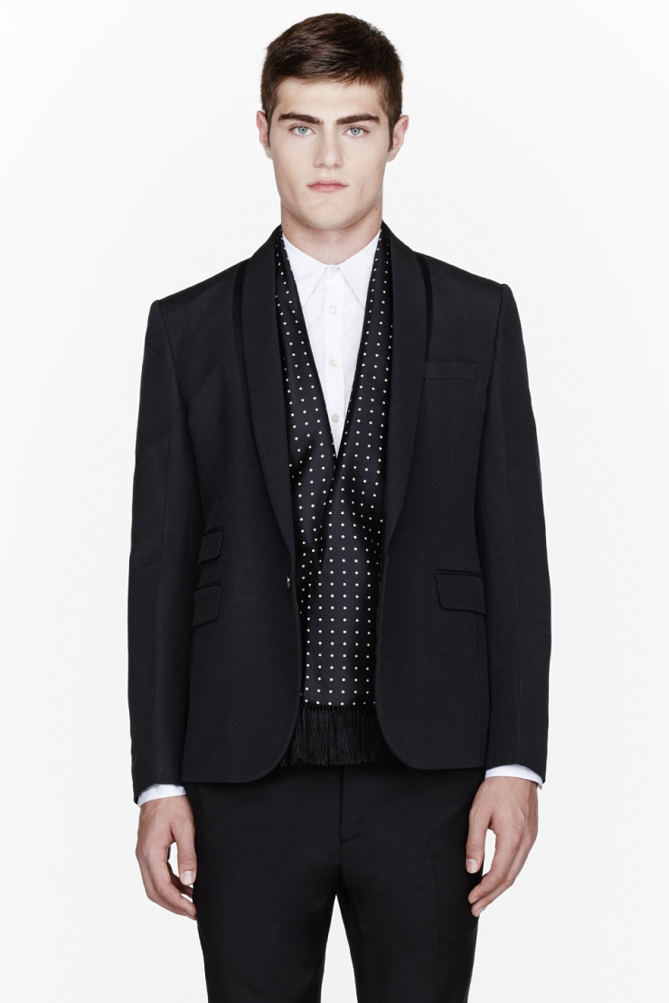 Title: A Guide to Casual Ties and Budget-Friendly Suit Brands for a Stylish and Comfortable Look
