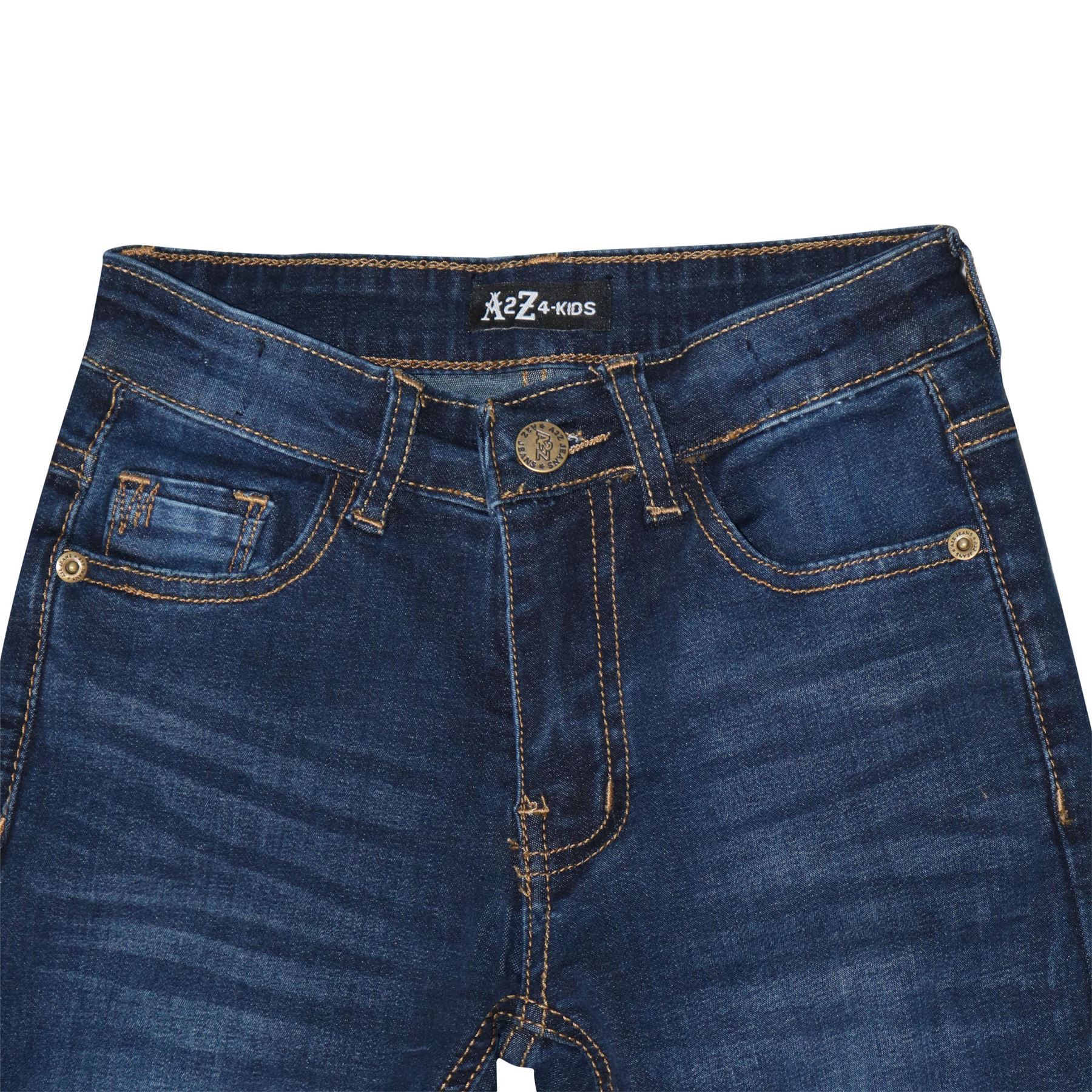 Title: Combining Denim Jeans with a Plaid Button-Down: A Fashionable and Coordinated Look for Any Occasion