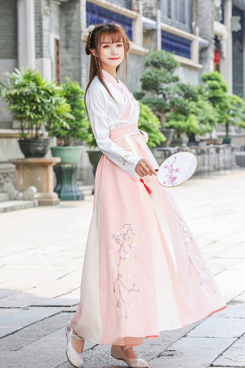 Title: Top Chinese Hanfu Blouse and Tie Brands for Women