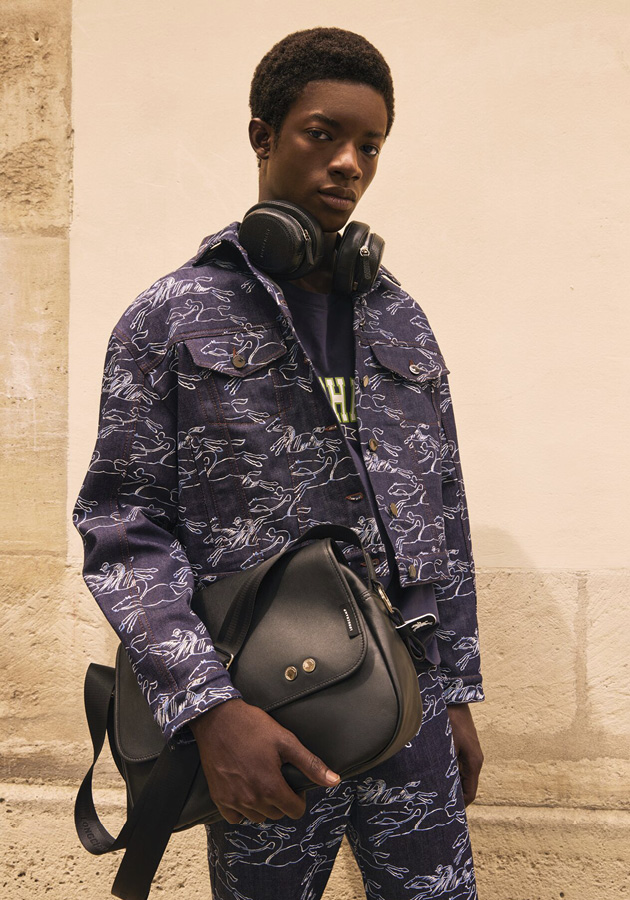 The Essence of Fashion: Mens Tie Brands and Their Accompanying Bags