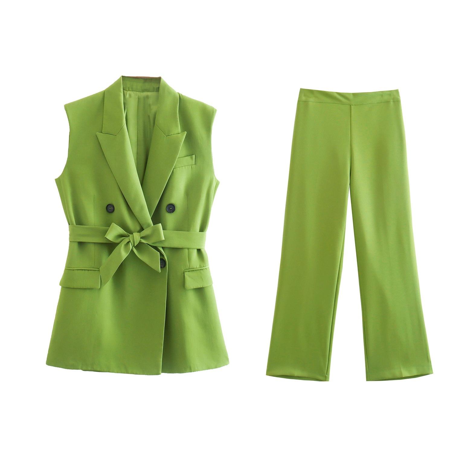Title: The Best Brand for Green Ties: Unveiling the Top Suit Brands for Stylish and Professional Looks