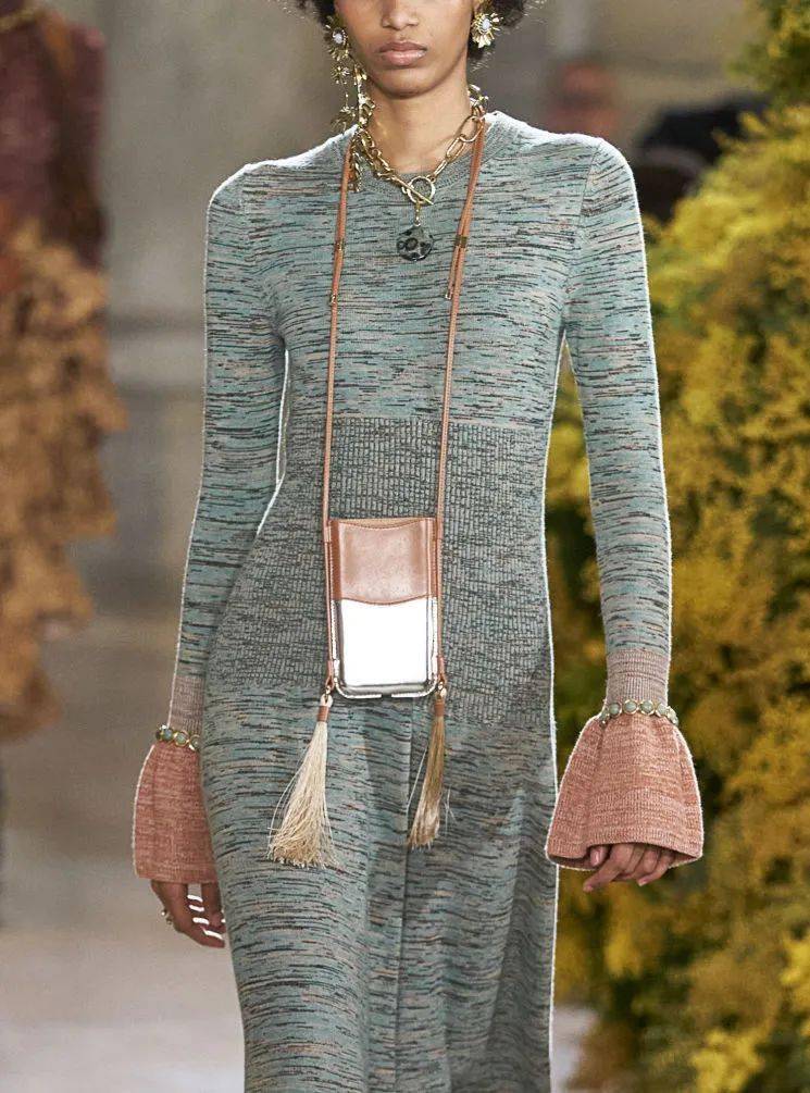 The Elegant and Chic Tie: A Fashionable Statement
