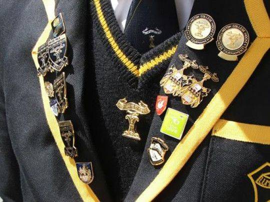 Title: The Order of英国人领带的颜色以及其背后的文化含义