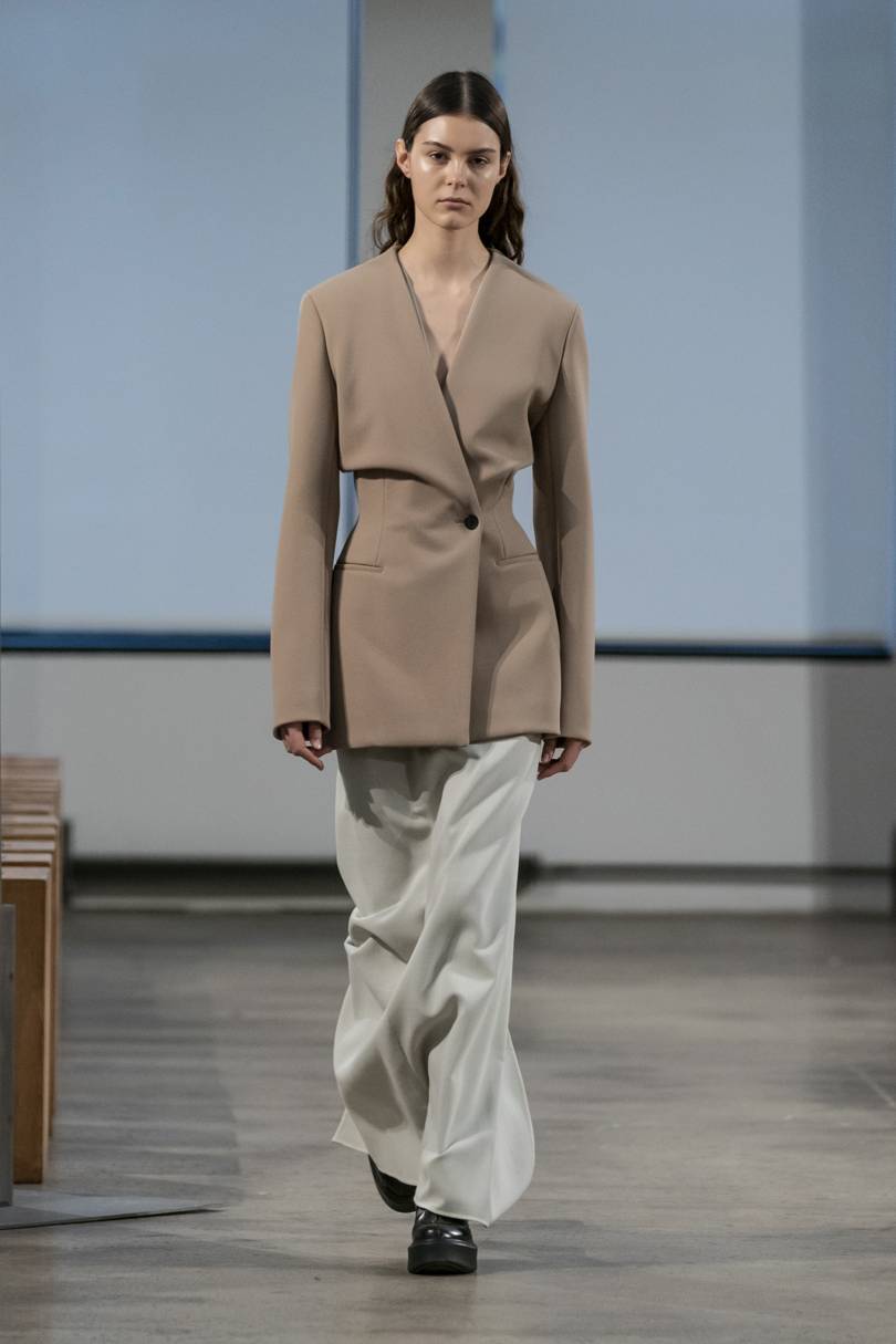 Title: The Evolution of Formalwear: From Traditional to Modern