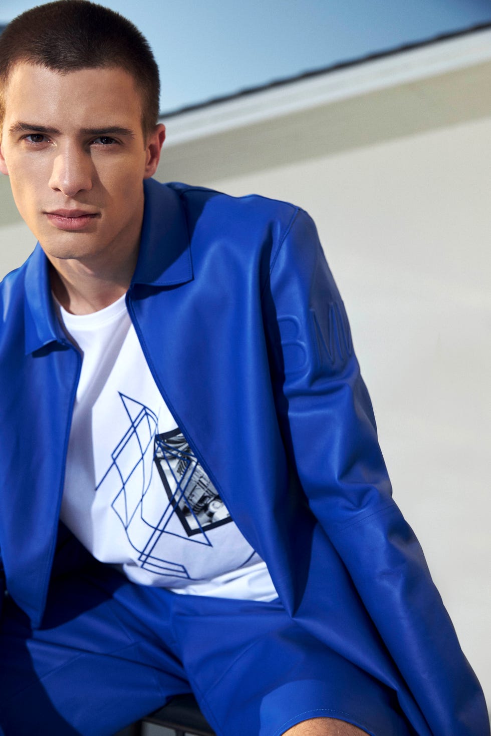 The Blue Accessory: A Fashioable Necessity for Mens Fashion