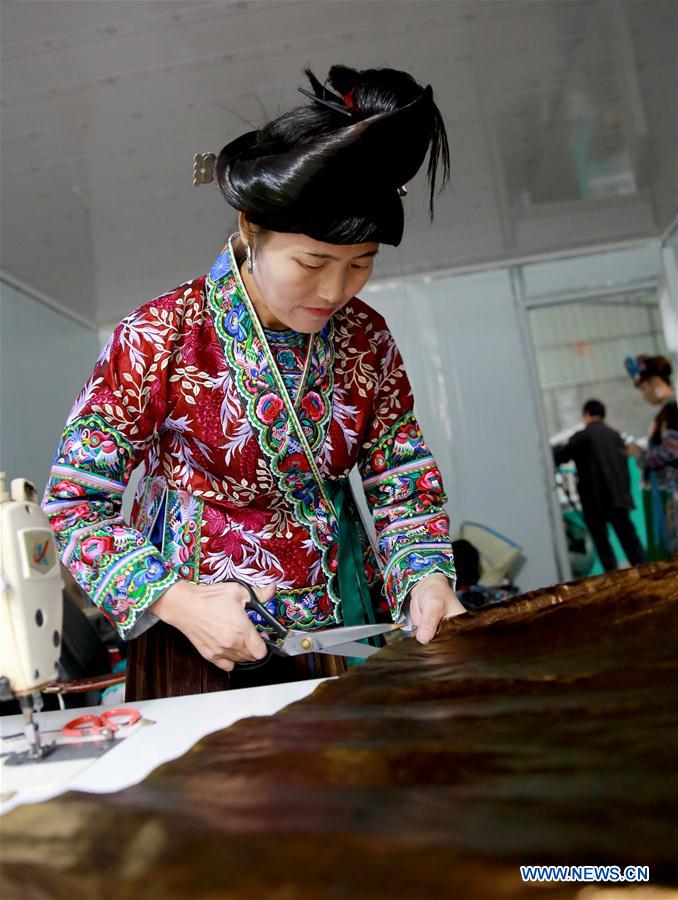 Title: Lianjiang’s Bead-making: A Traditional Craft Carried Home