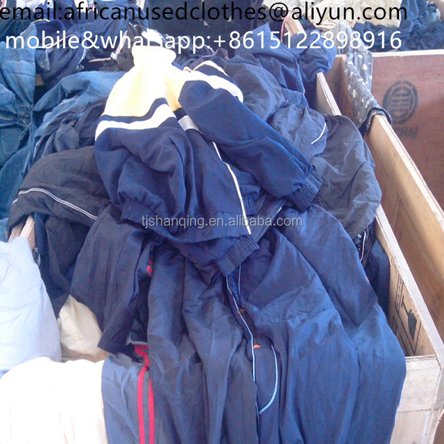 folding clothes with a tie out of yuan