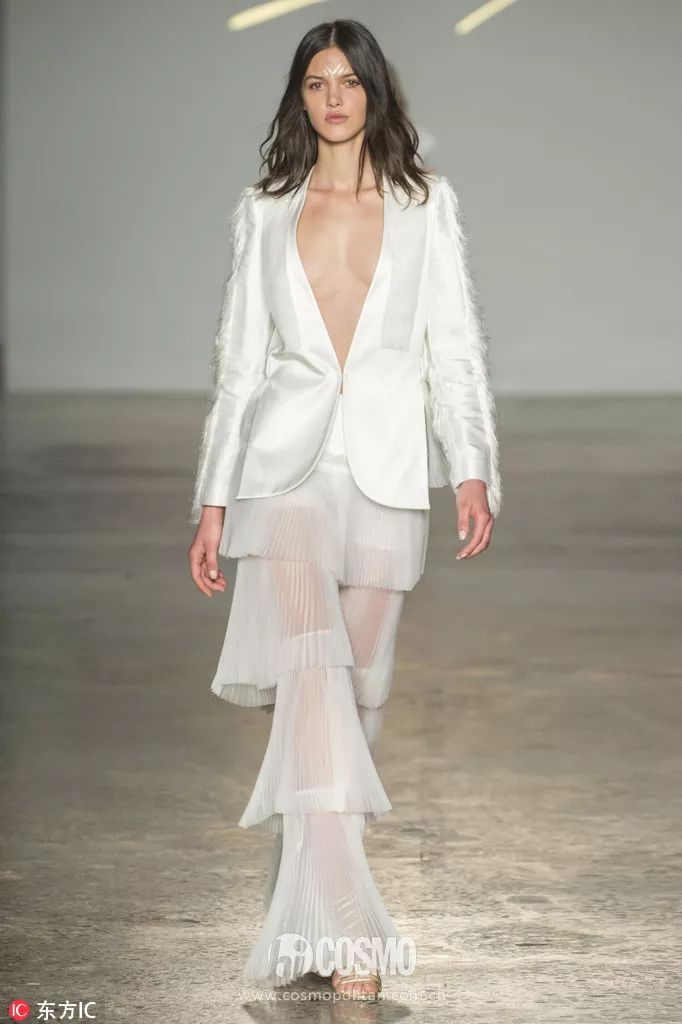 Girls Blouse and Tie: A Fashionable Combination