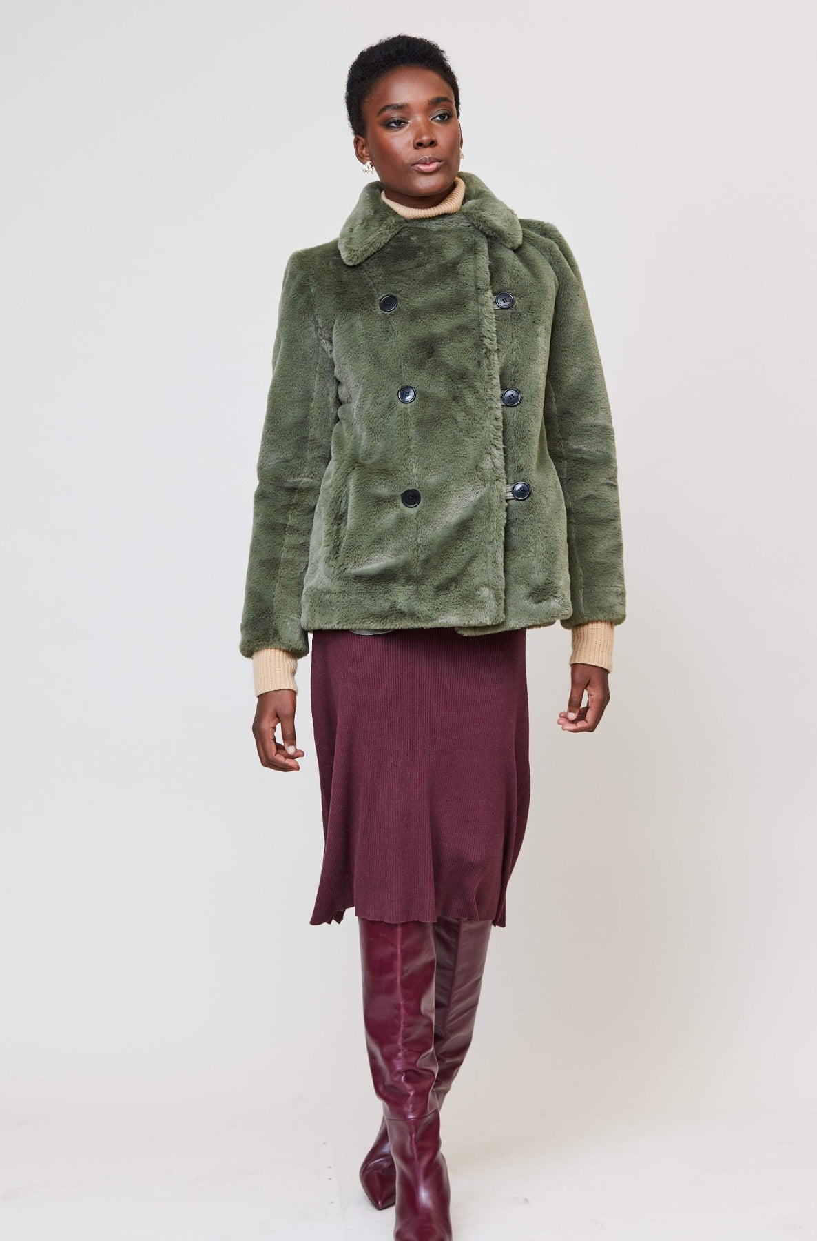 Title: The Elastic-Collared Tie: Fashionable Comfort and Versatile Style