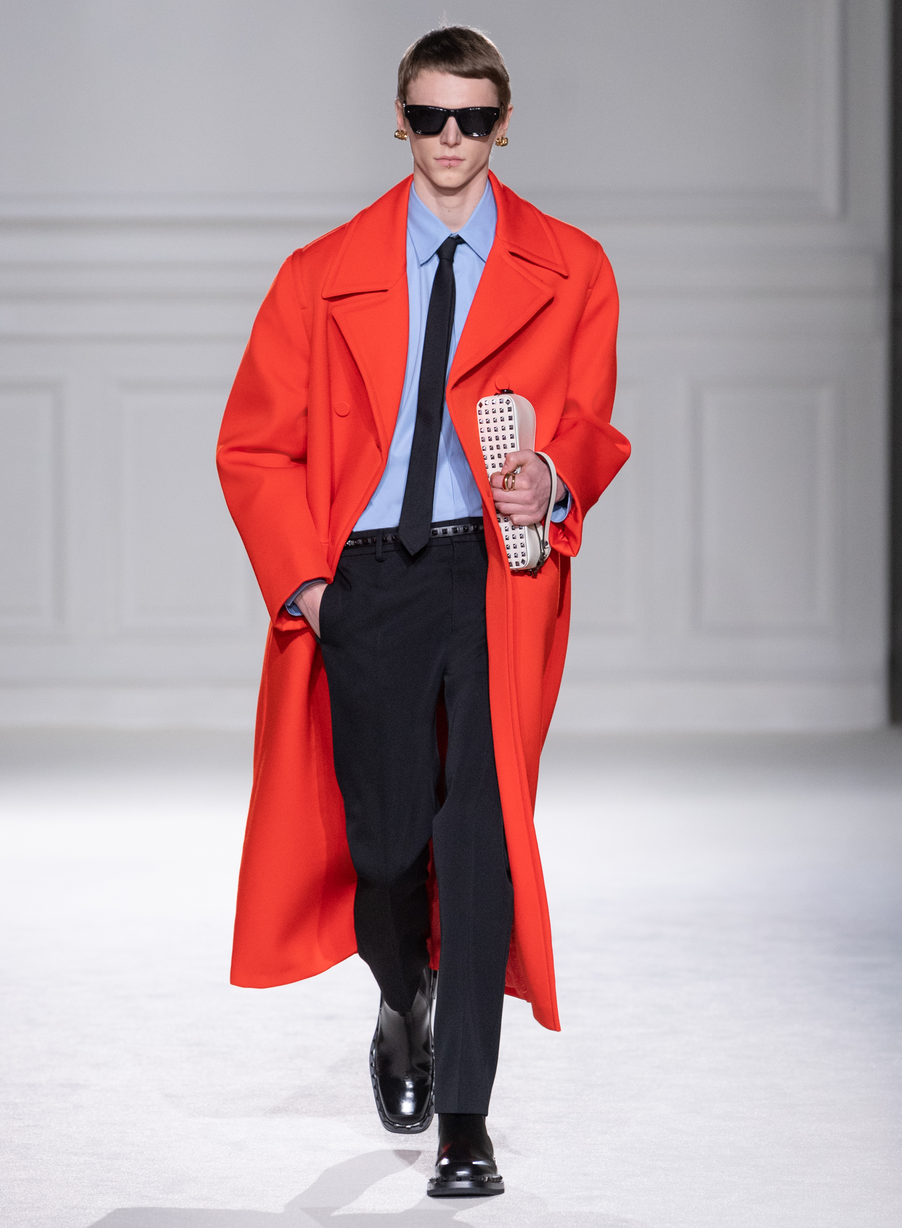 Red Tie for Men: A Fashion Statement of Power and Elegance