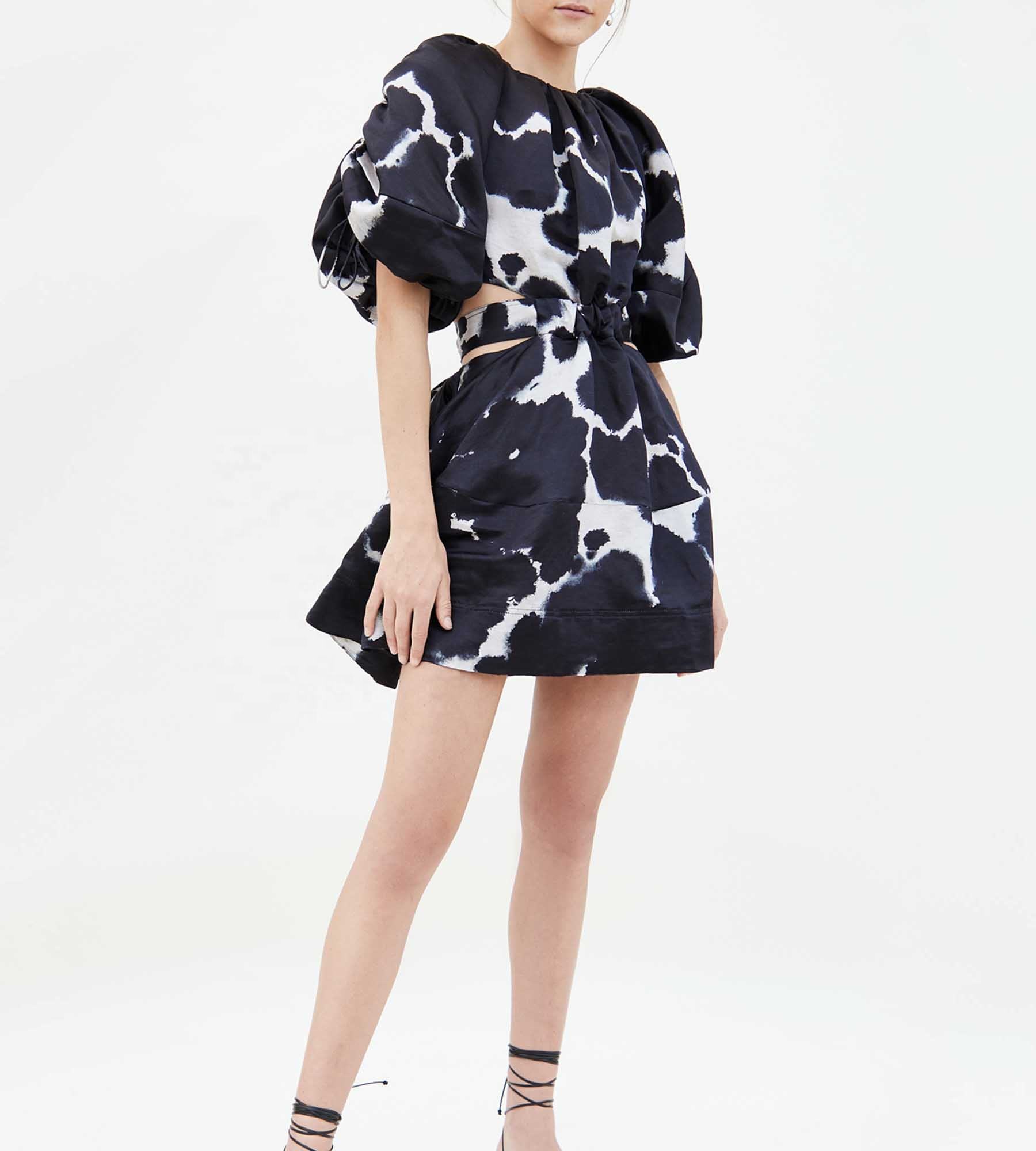 Title: Cake Patterned Tie: A Ladys Guide to Fashion and Style