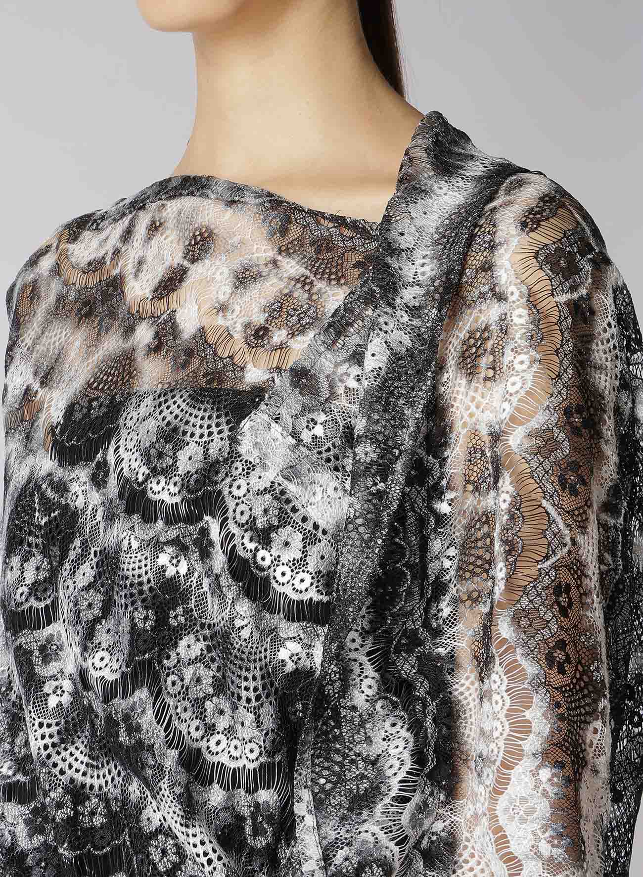 Title: The art of tying a tie with lace