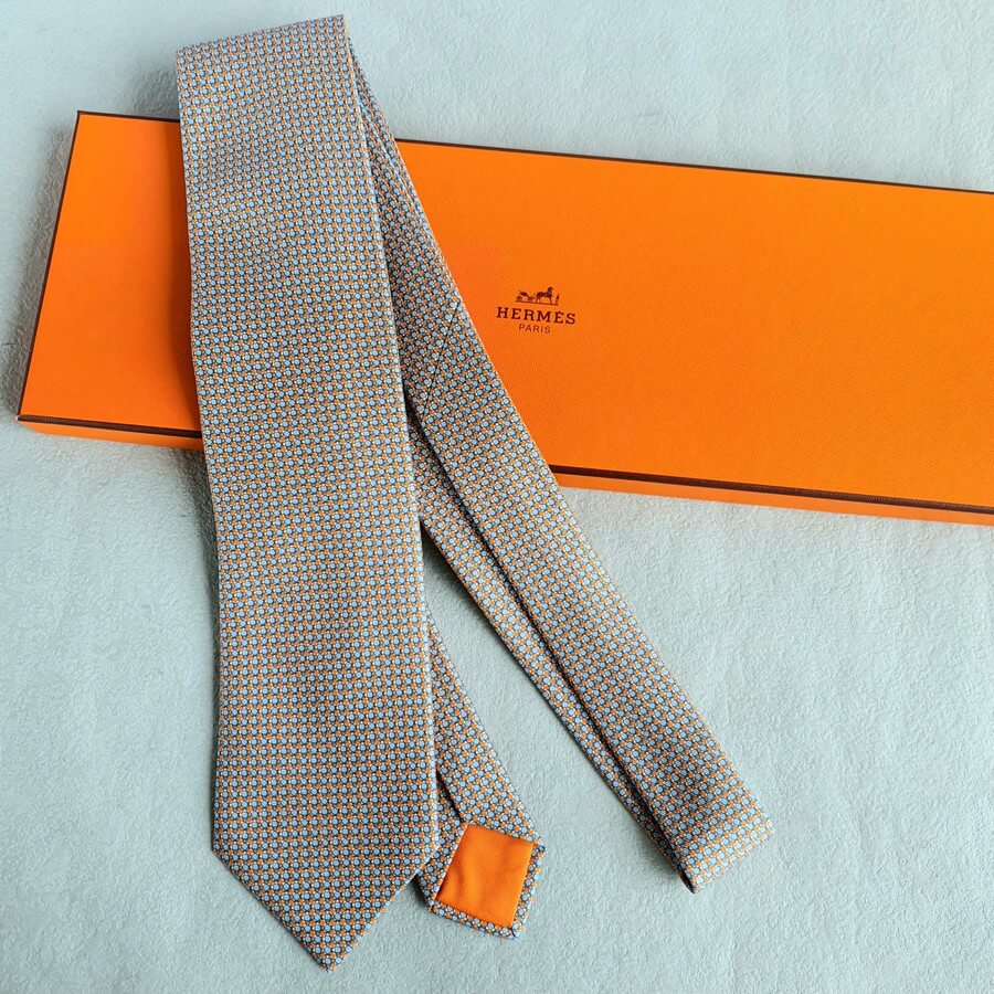 HERMES TIE INDIGO: A TIMELESS CLASSIC