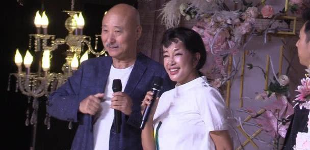 陈佩斯打领带