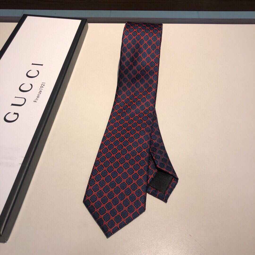 Gucci男童领带，时尚与功能的完美结合