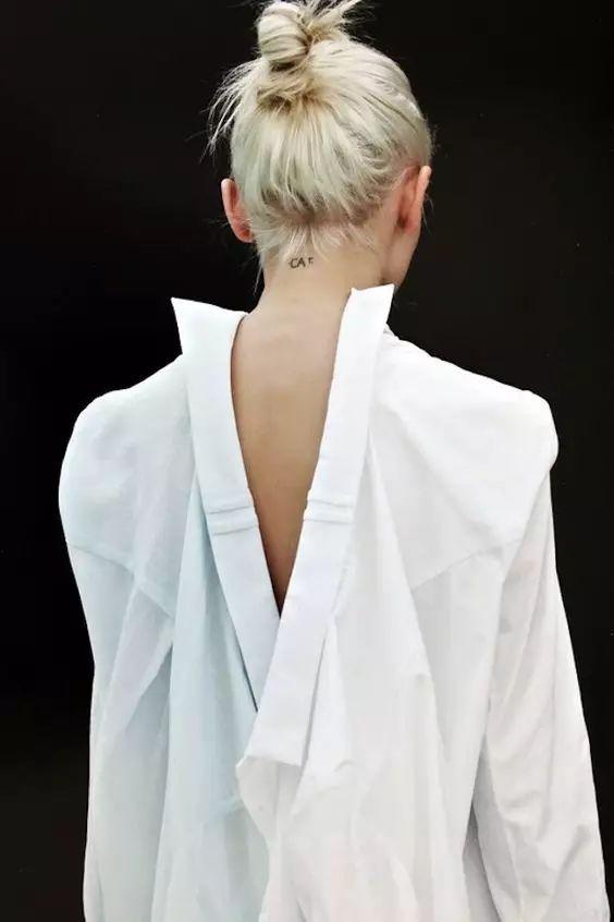 The White High-Collar Tie