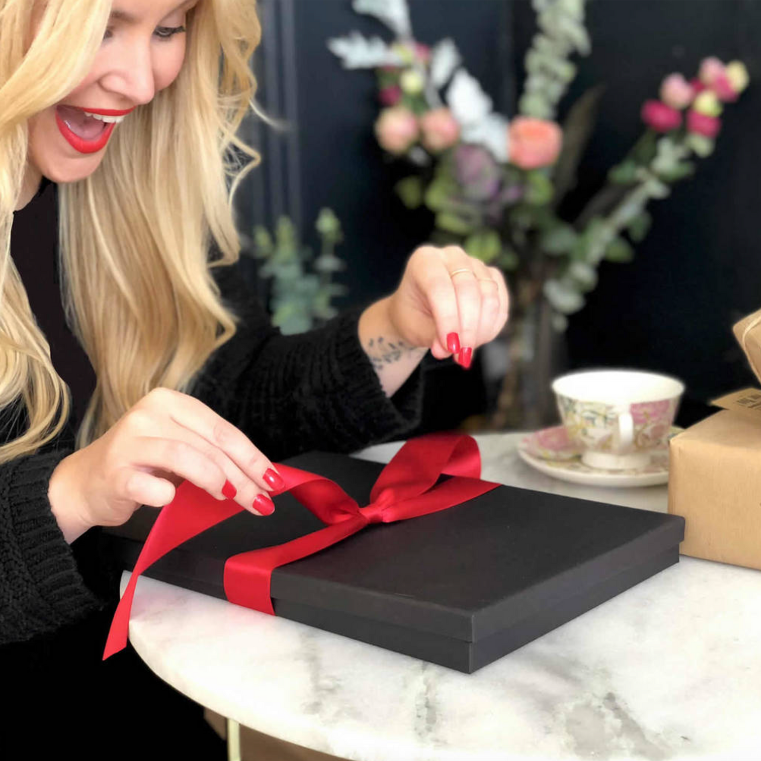Luxury Gift Box: A Womans Guide to the Best Tie Brands for a sophisticated Look