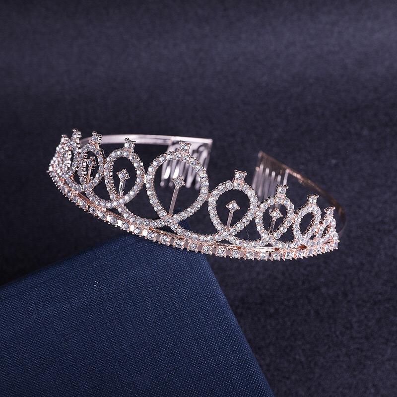Title: The Crown Tie Brand: A Luxurious and Timeless Fashion Statement