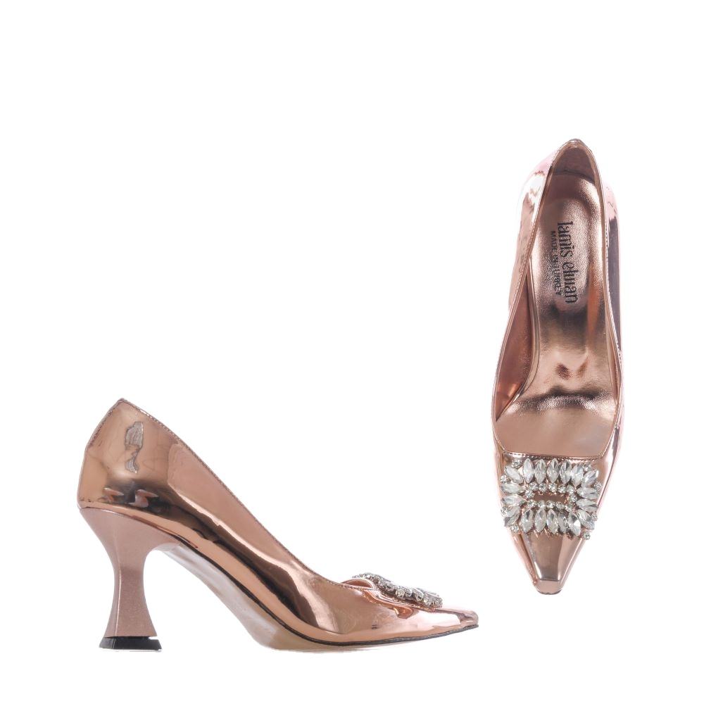 Title: Top Tie Brand and High-End Shoe Recommendations on Zhihu for Women